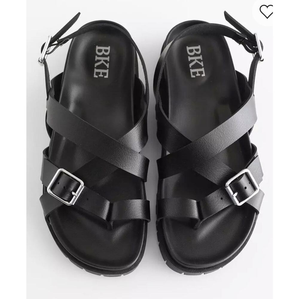 Womens BKE Buckle Strappy Black Open Toe Sandal Size 6